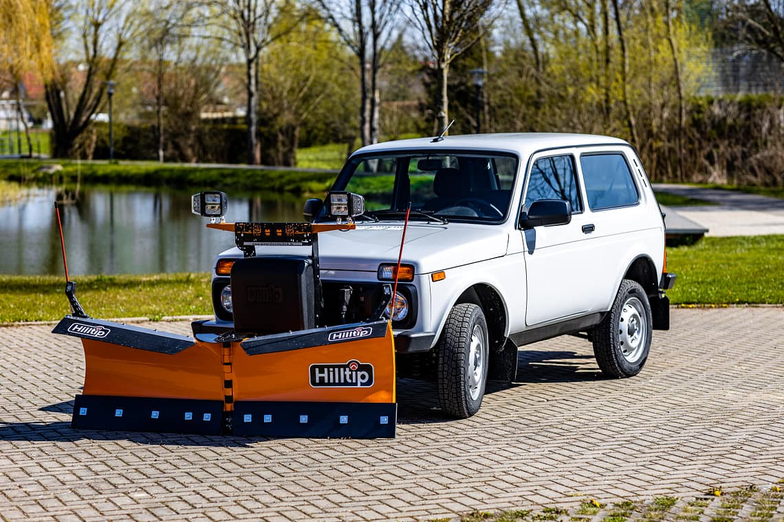 Lada Niva Winterdienst Winterdienstfahrzeug Snowstriker Pickup Winterdienst