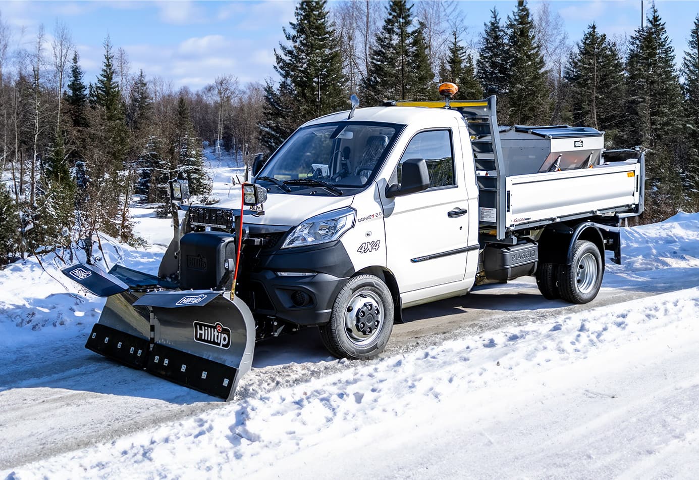 Piaggio NP6 Winterdienst Winterdienstfahrzeug Hilltip Streuer und Schneepflug HWNtec
