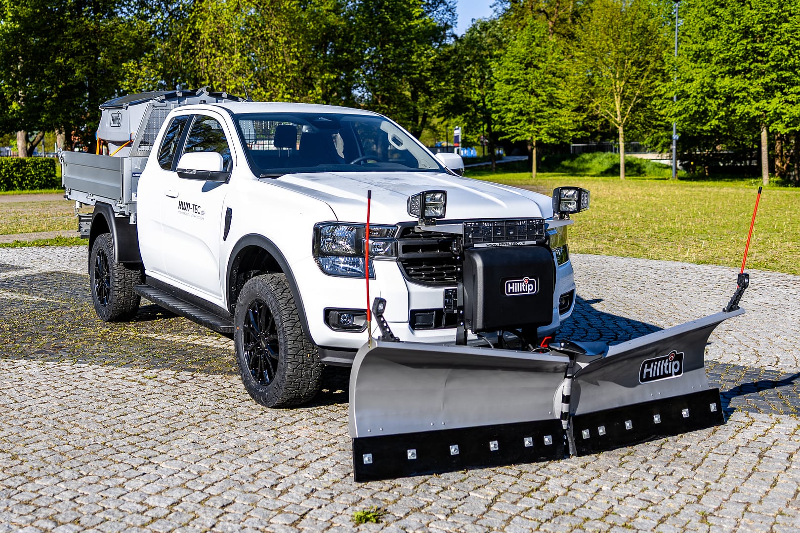 icona-ape-50 Ford Ranger Winterdienst Fahrzeug Winterdienstfahrzeug SnowStriker XLT Extrakabine Aufbaustreuer Hilltip Pickup Schneepflug