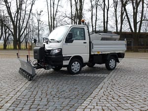 Winterdienstfahrzeug Piaggio Porter 4x4_SnowStriker Hesse Winterdiensttechnik